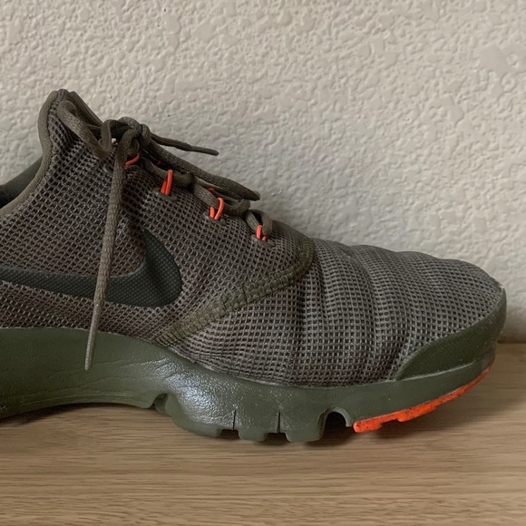 Nike Presto (GS) in Size 7 - Picture 6 of 6